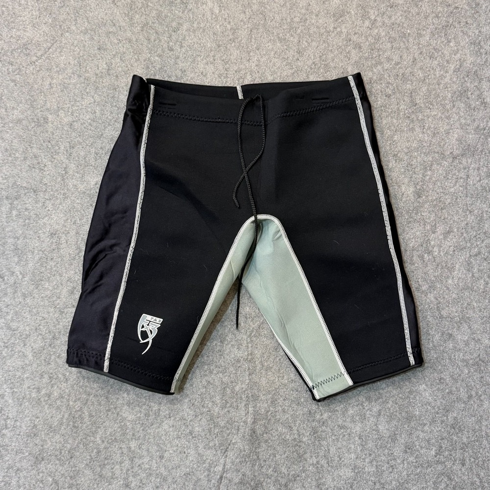 NeilPryde Black Elite Hike Padz Neoprene Sailing Shorts Men's Size 52 Large